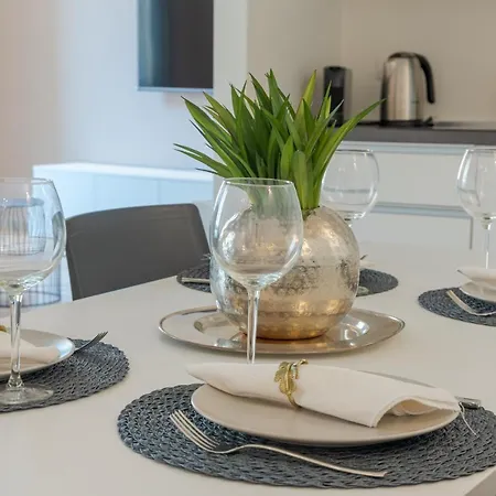 Apartament Loggia Visconti - By Myhomeincomo *