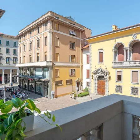 Del Cardinale By Myhomeincomo Daire *