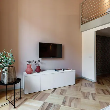 Apartmán Loggia Visconti - By Myhomeincomo *
