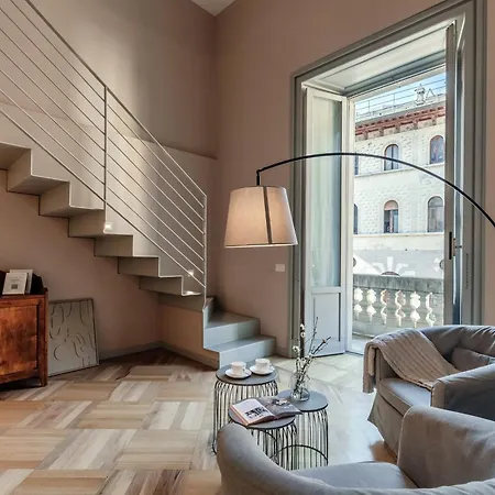 Loggia Visconti - By Myhomeincomo Apartmán *