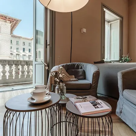 Loggia Visconti - By Myhomeincomo